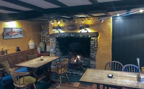 The Hoops Inn & Country Hotel